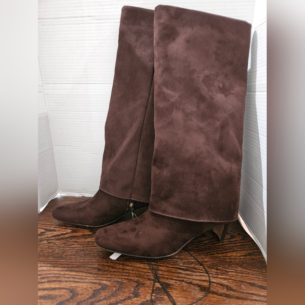  Suede NYC Knee High Boots Size 8.5 Women's Pointed Toe Knee High (Bin18)